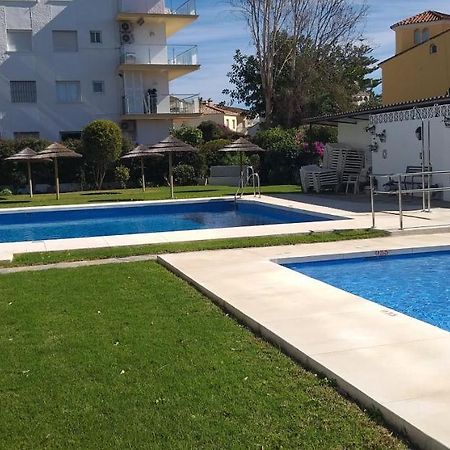 マルベーリャApartamento En La Milla De Oro, A 100M De La Playaアパートメント エクステリア 写真